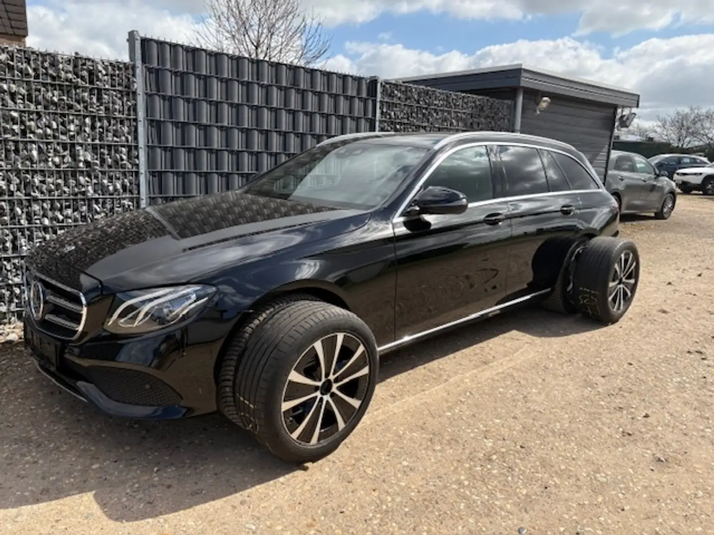 Mercedes-Benz E 400 d T 4M Burmester AHK Schiebedach Schwarz - 1