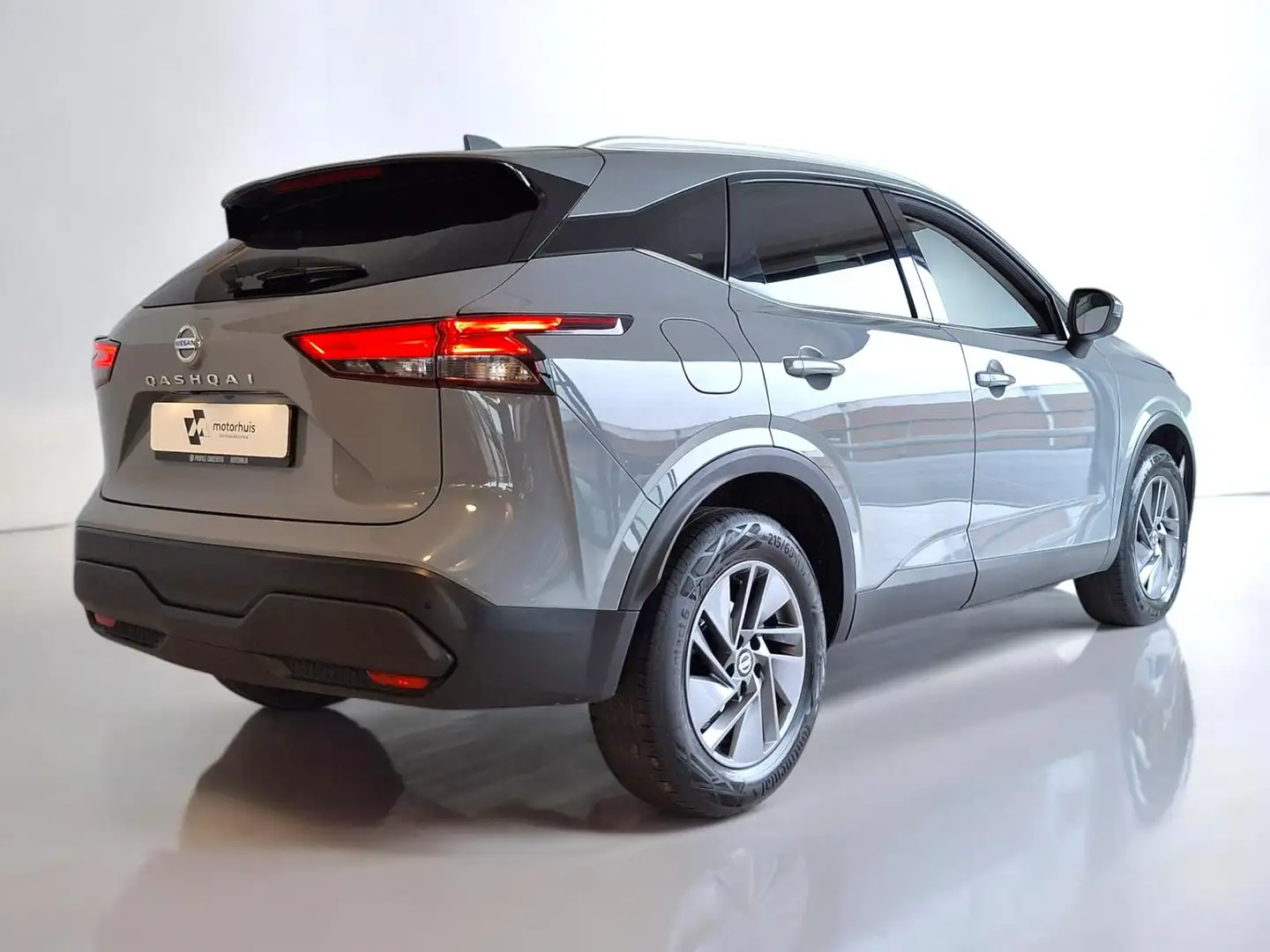 Nissan Qashqai 1.3 Mild-Hybrid 140pk Acenta Grijs - 2