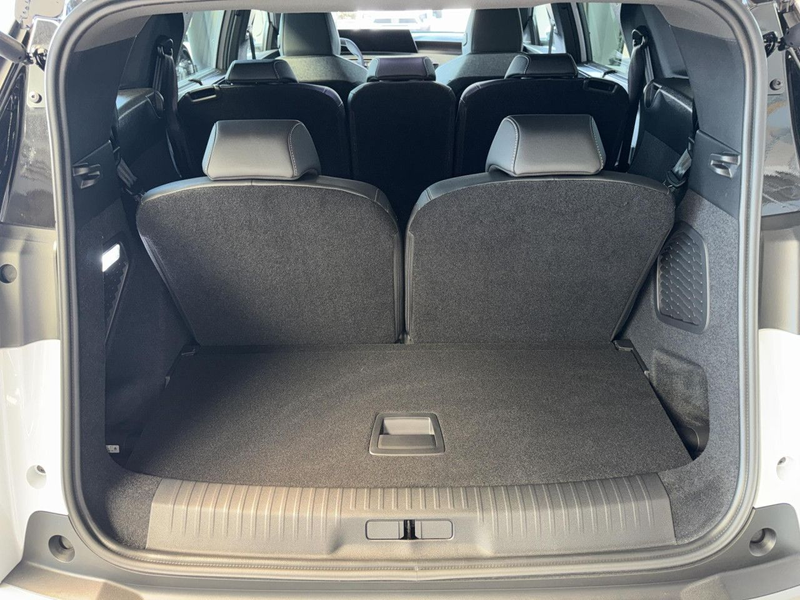 Peugeot 5008 Hybrid 145 GT, 360, ACC, Schiebedach! Navi — photo 10