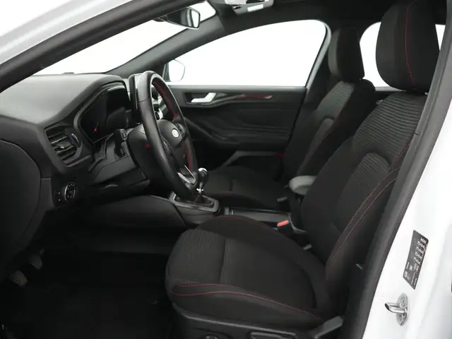 Ford Focus view 11