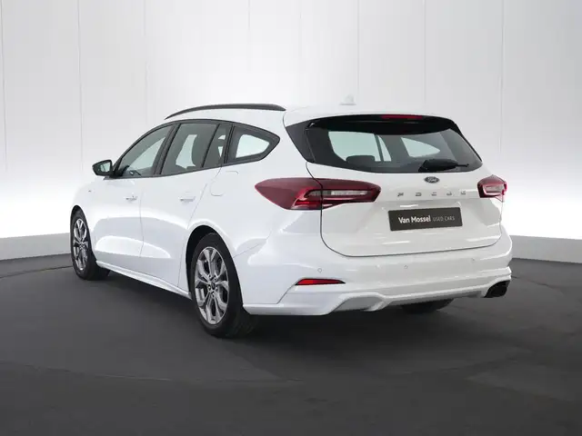 Ford Focus view 2