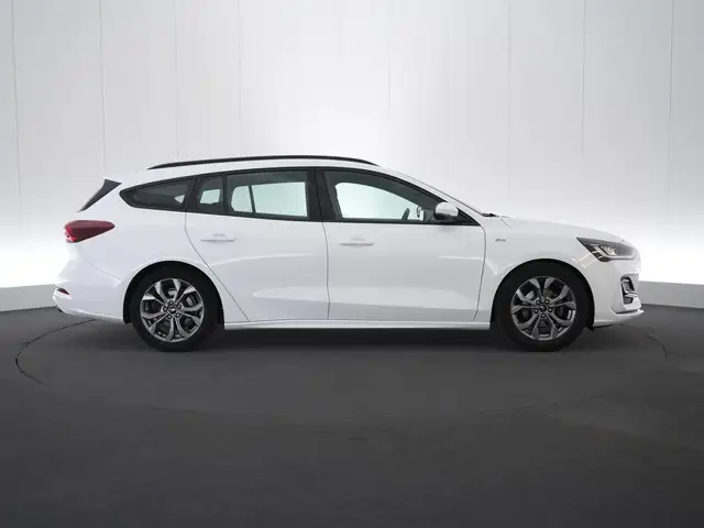 Ford Focus view 6