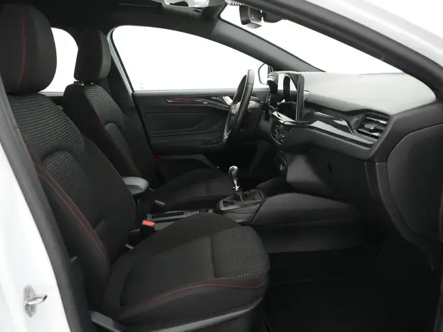 Ford Focus view 12