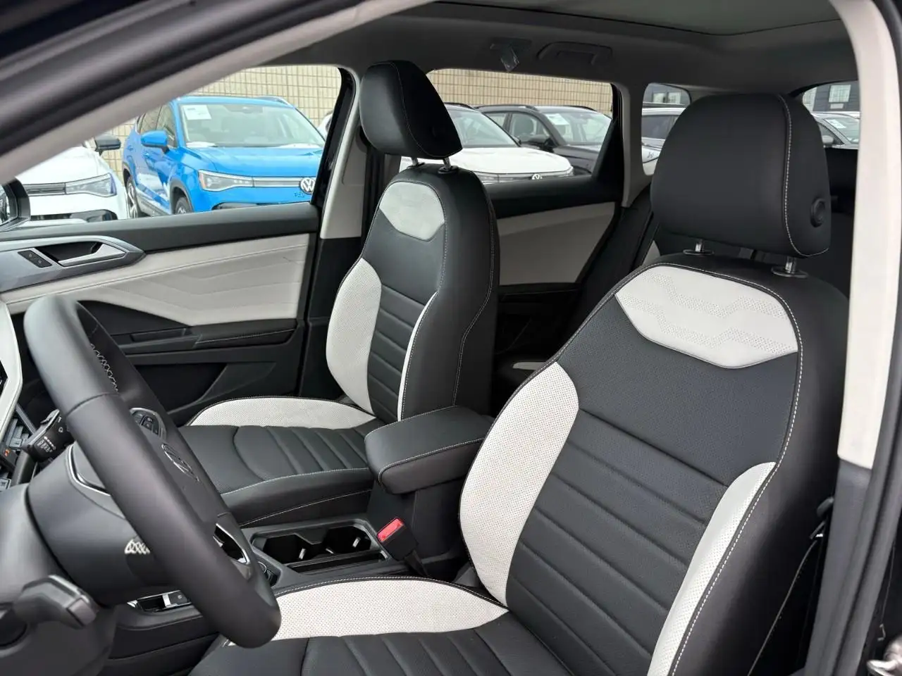 Volkswagen Taos снимка Volkswagen Taos