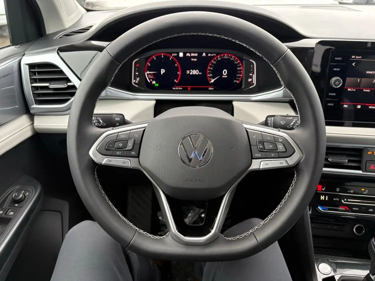 Volkswagen Taos снимка Volkswagen Taos