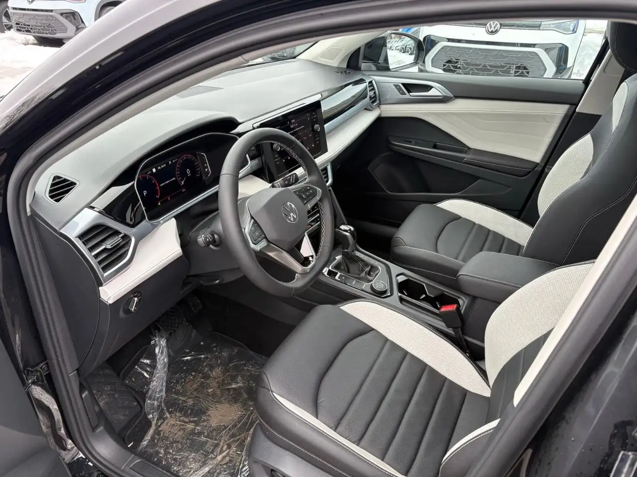 Volkswagen Taos снимка Volkswagen Taos