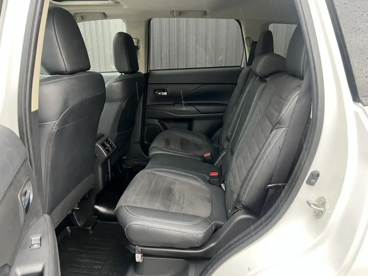 Mitsubishi Outlander снимка Mitsubishi Outlander