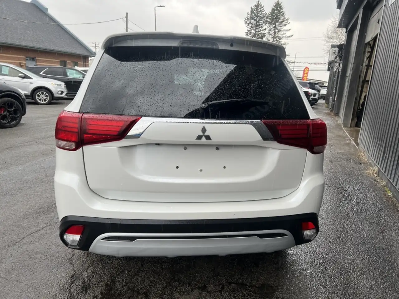 Mitsubishi Outlander снимка Mitsubishi Outlander