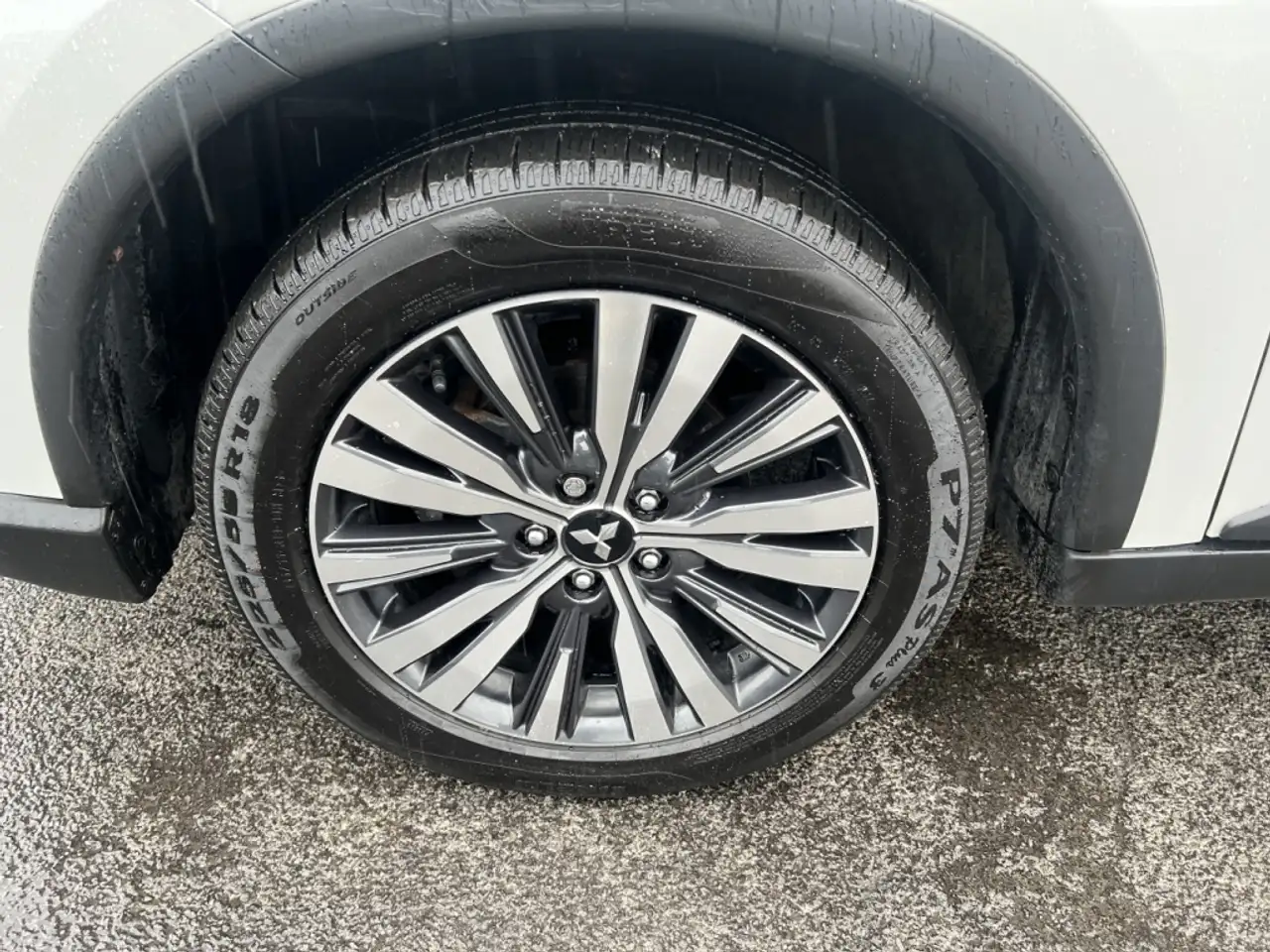 Mitsubishi Outlander снимка Mitsubishi Outlander