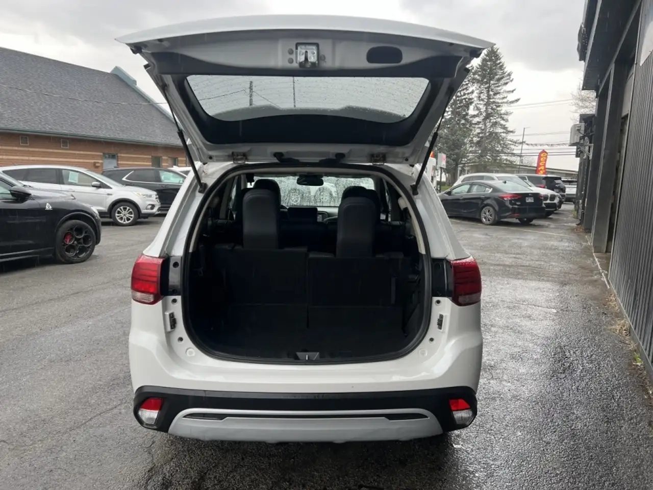 Mitsubishi Outlander снимка Mitsubishi Outlander