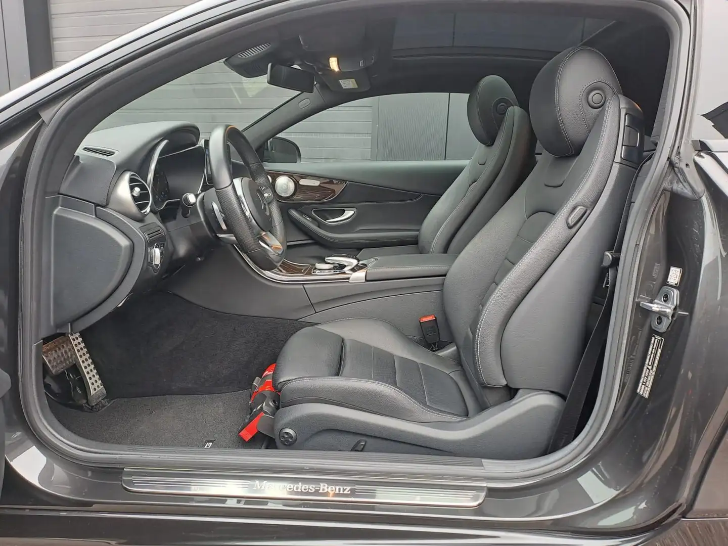 Mercedes-Benz C 200 Coupé Grau - 2