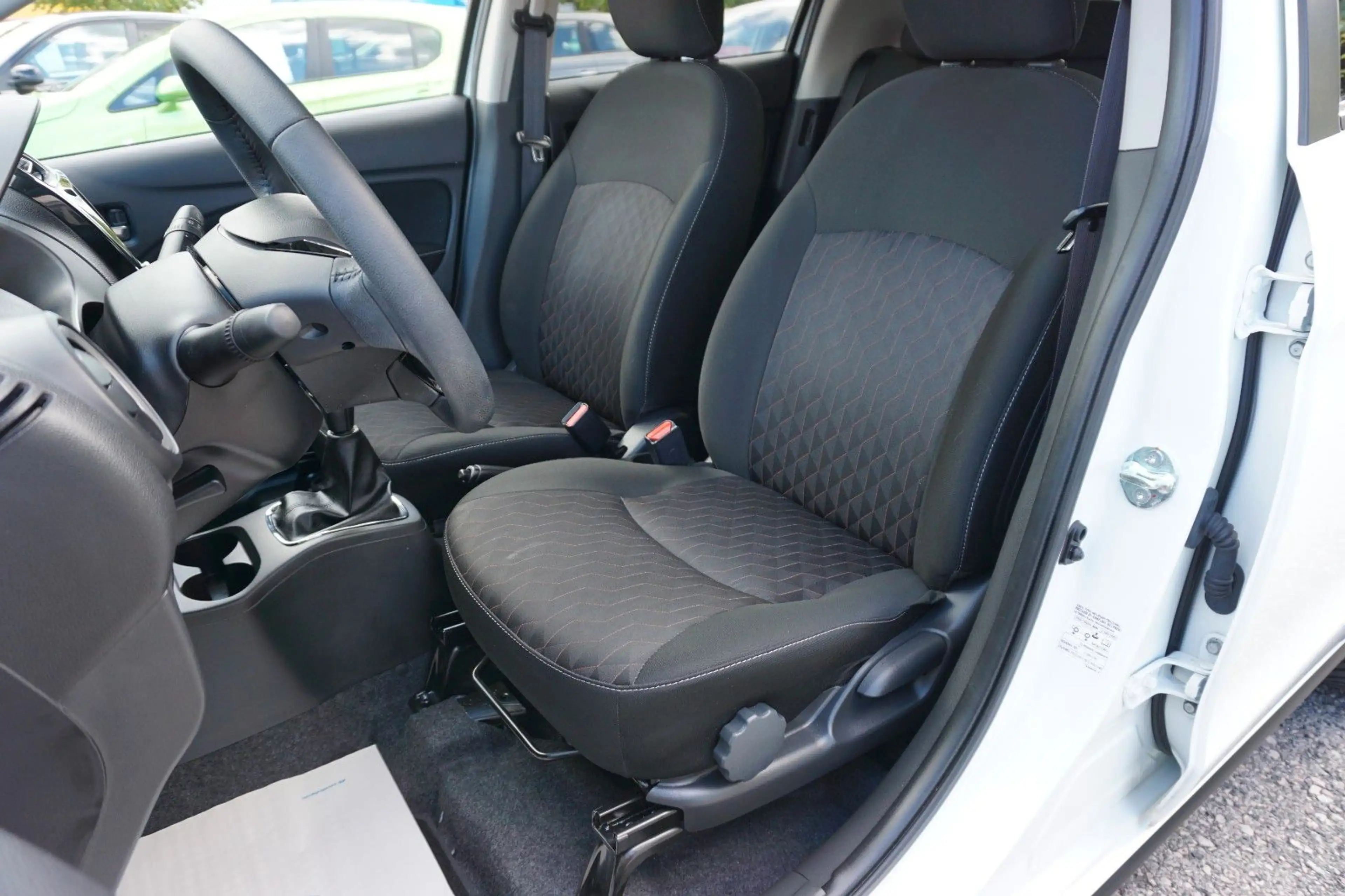 Mitsubishi Space Star Select+ *Kamera*Sitzheizung*Allwetter — photo 12
