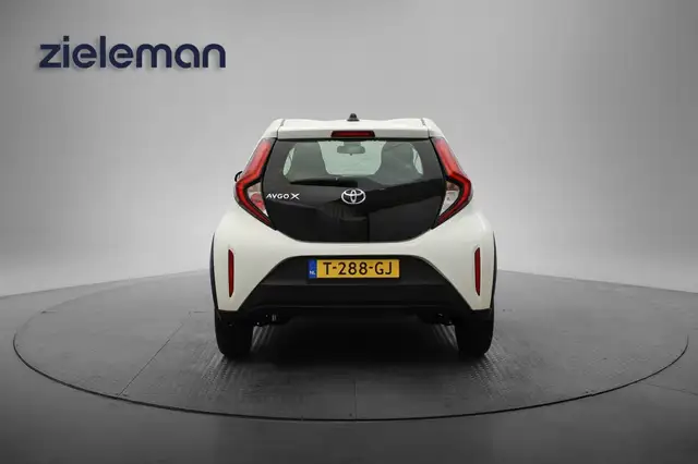 Toyota Aygo X view 15