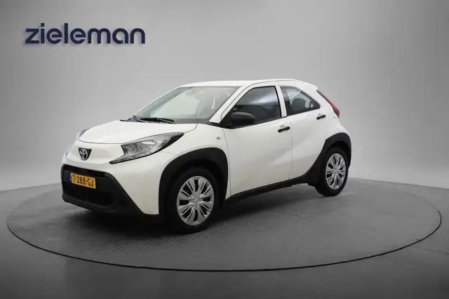 Toyota Aygo X view 17