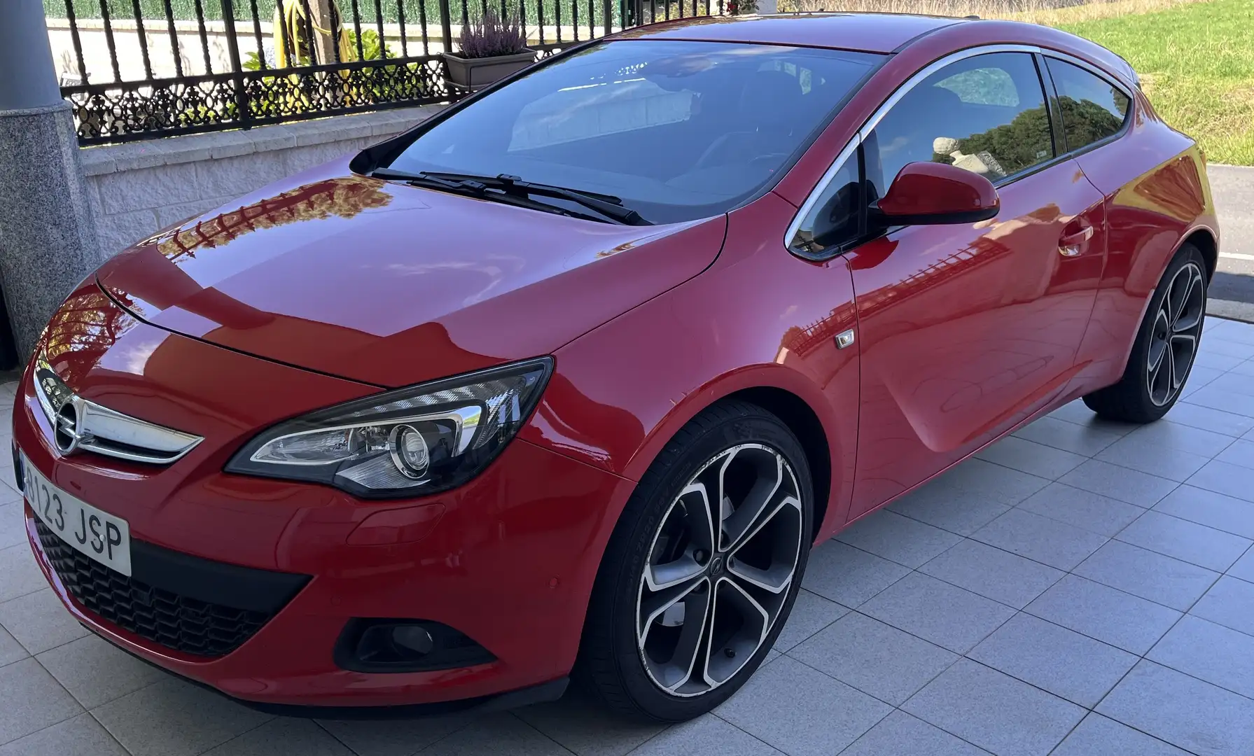 Opel Astra GTC 1.6CDTi S/S Sportive - 2