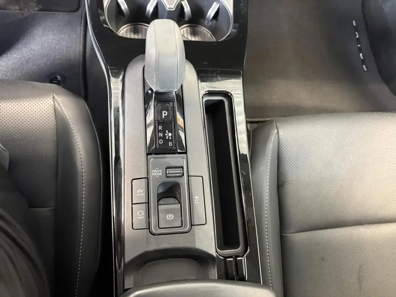 Toyota Prius снимка Toyota Prius