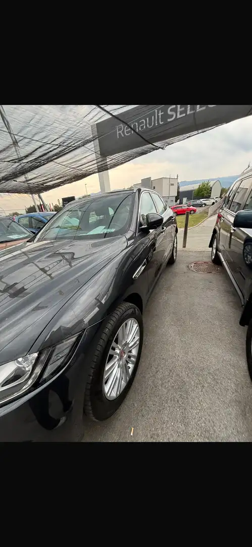 Jaguar F-Pace 20d AWD Portfolio Aut. - 2