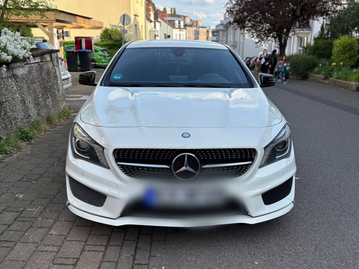 Mercedes-Benz CLA 220 CLA 220 (CDI) d 4Matic 7G-DCT AMG Line Weiß - 2