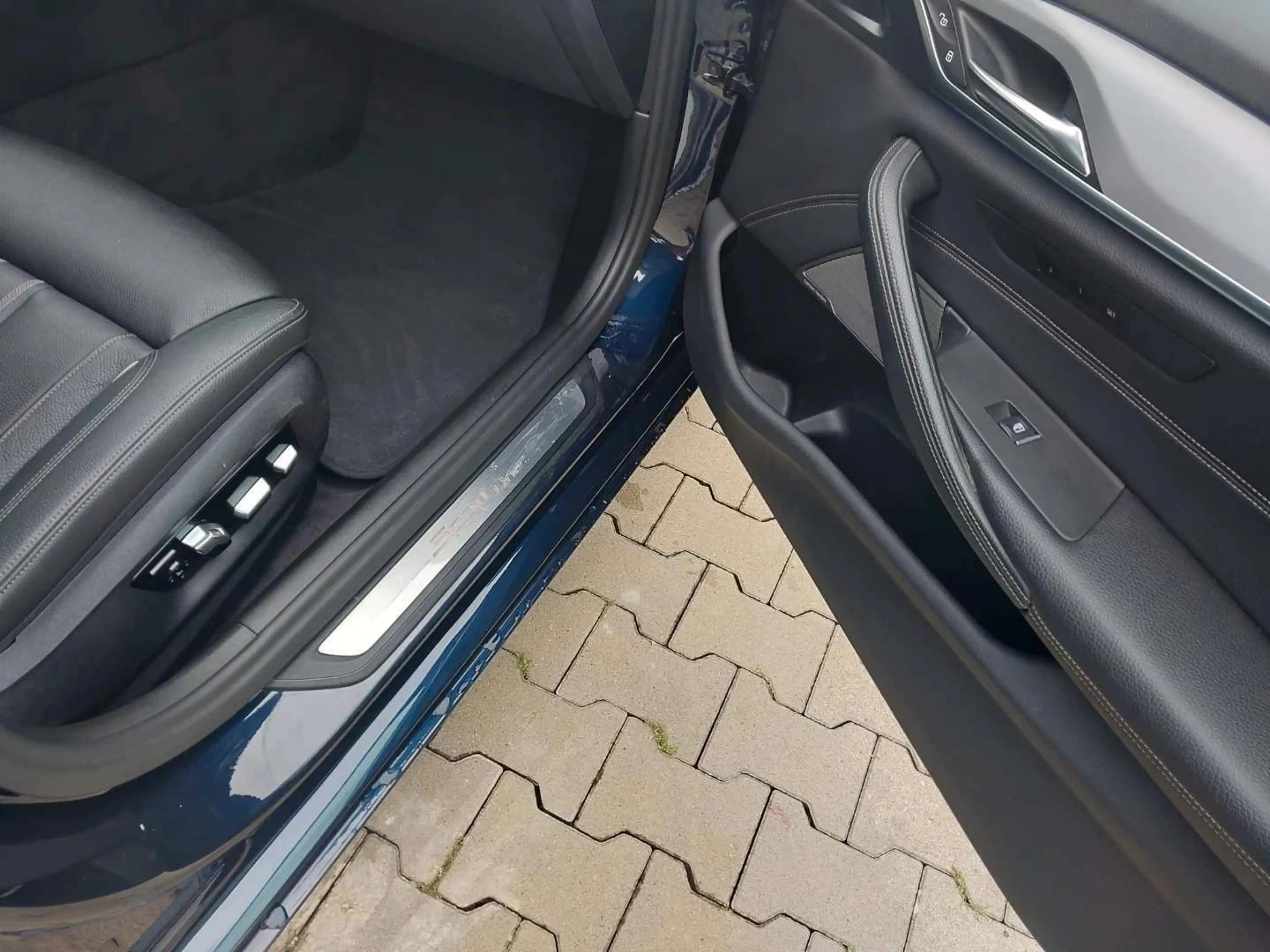 BMW 530 d xDrive Sport Line LEDER/HUD/ACC/SOFTCLOSE — photo 14