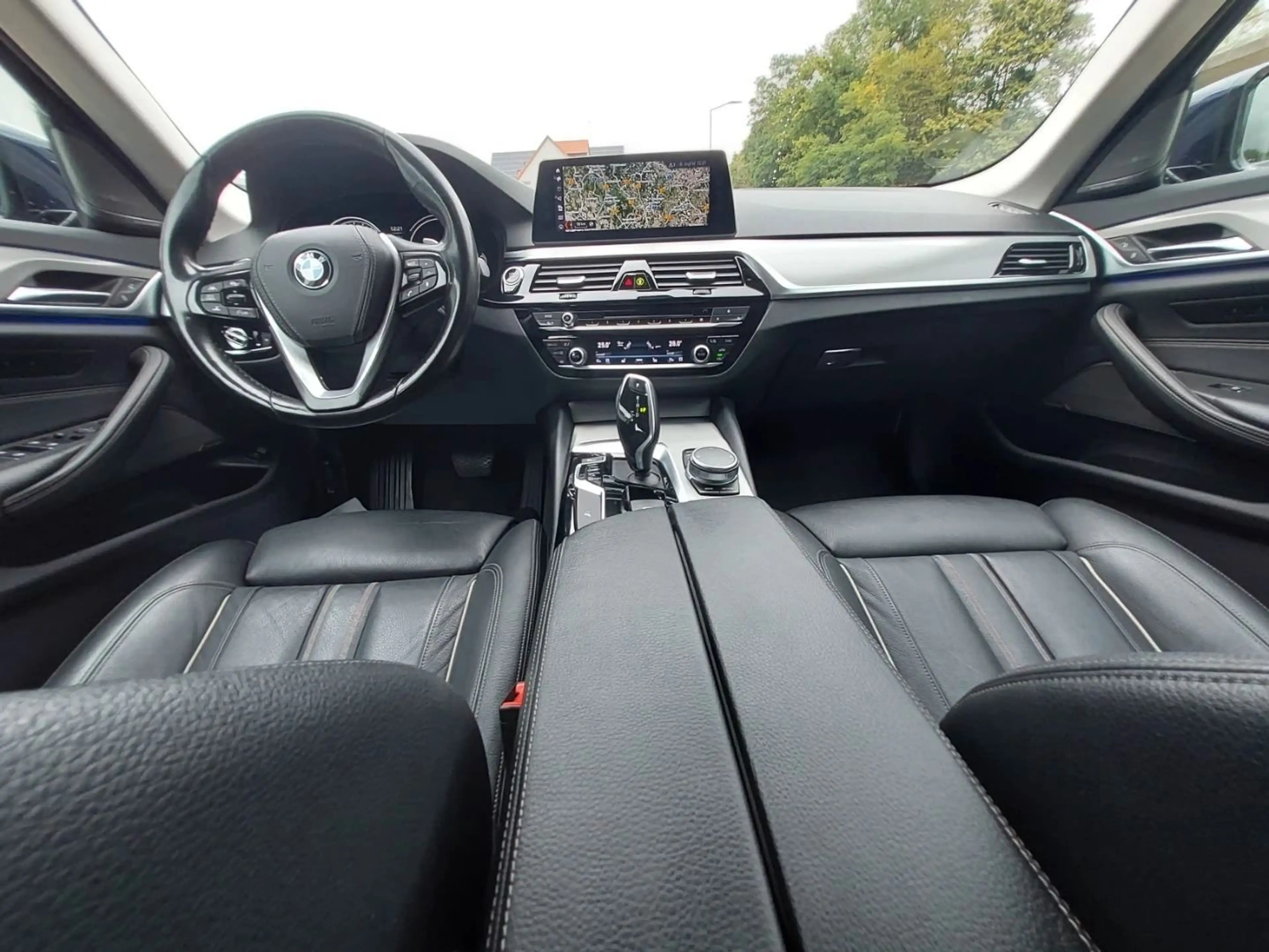 BMW 530 d xDrive Sport Line LEDER/HUD/ACC/SOFTCLOSE — photo 11