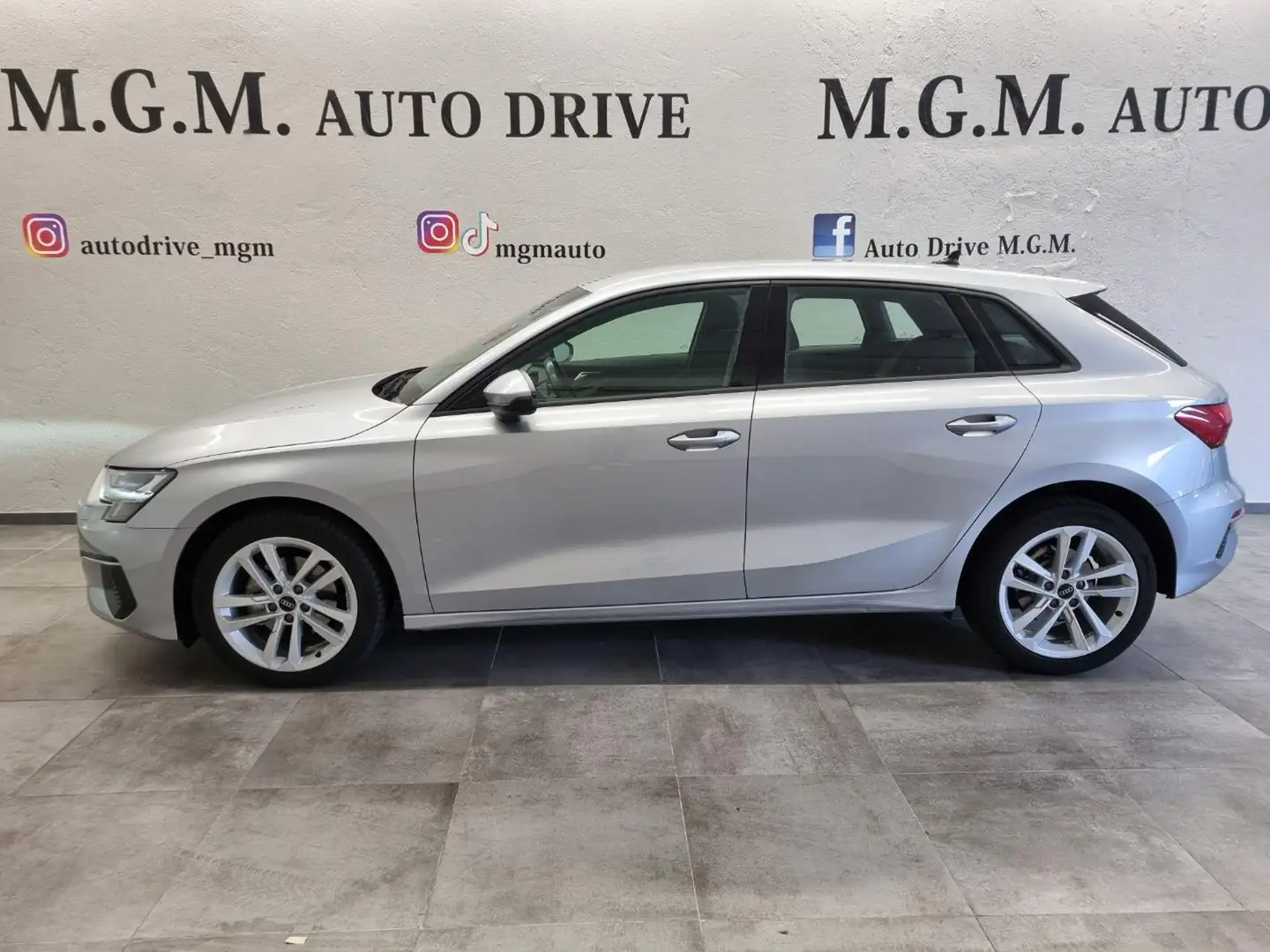 Audi A3 SPB 30 TDI S tronic Business Advanced Silber - 2