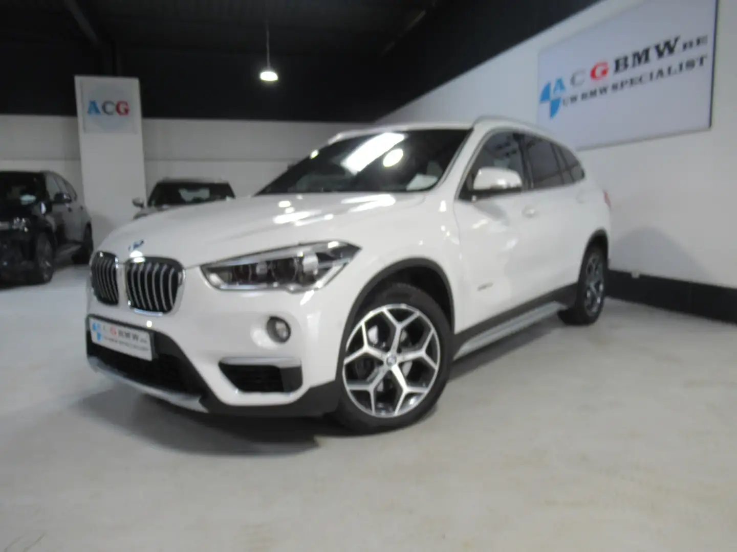 BMW X1 sD18i Aut LED plus Sport Black Navi TrekH CD PDC Blanc - 1