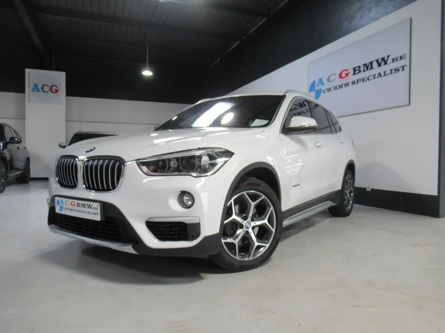 BMW X1 sD18i Aut LED plus Sport Black Navi TrekH CD PDC Blanc - 2