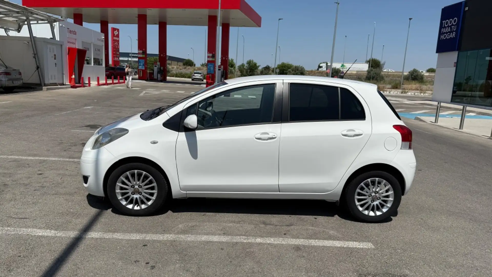 Toyota Yaris 1.3 VVT-i TS Blanco - 2