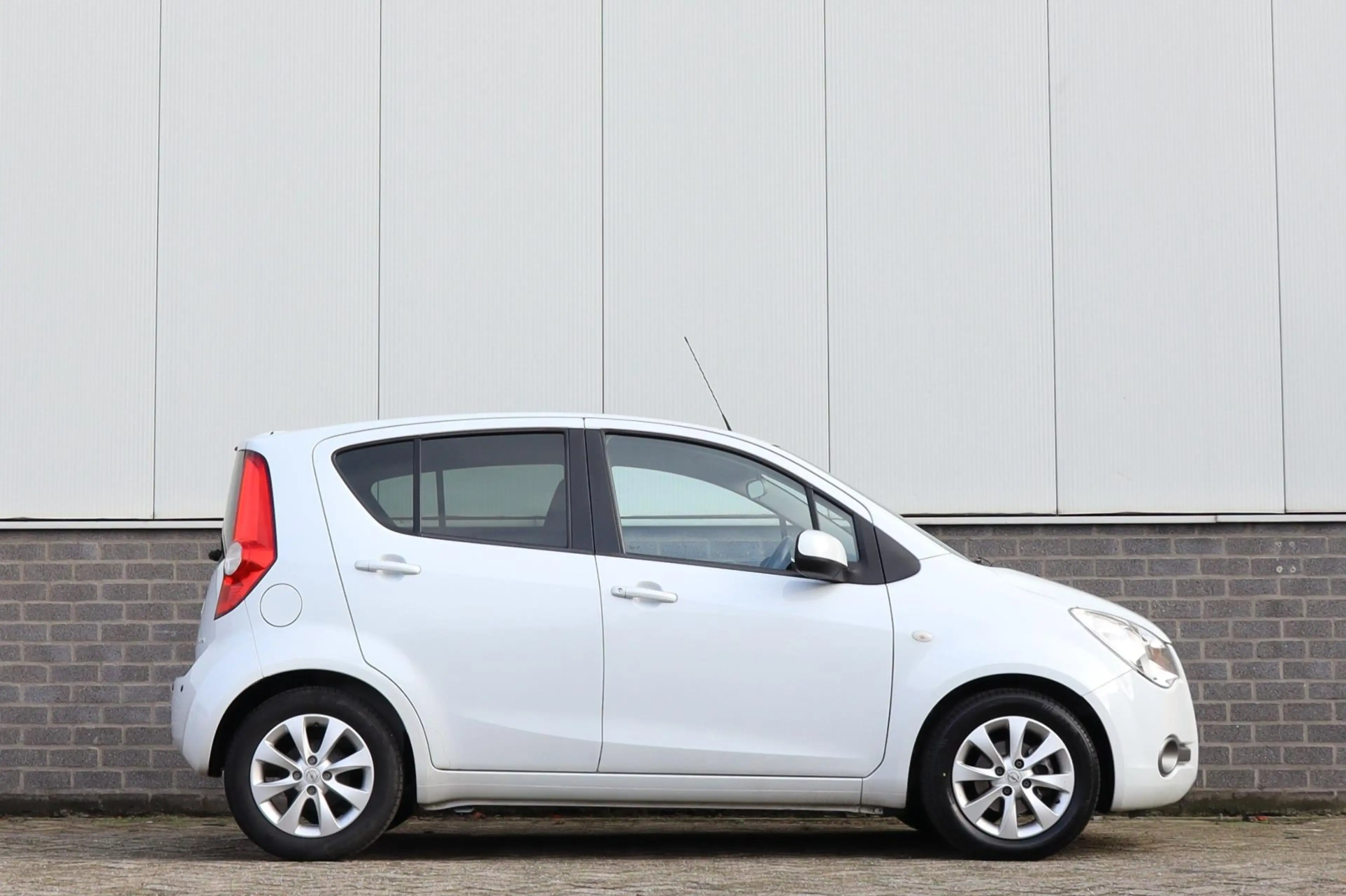 Opel Agila 1.2 Edition Automaat 1e eig. NL Auto — photo 5