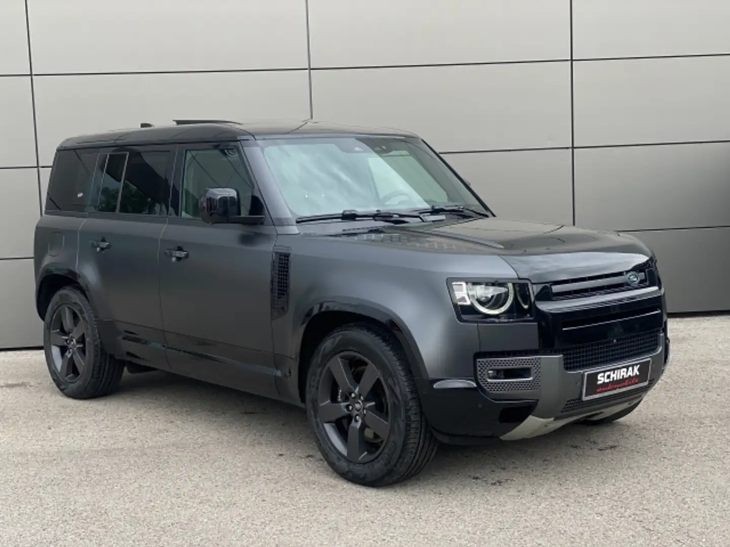 Land Rover Defender 110 P525 5.0 Carpathian Edition V8 Grau - 1