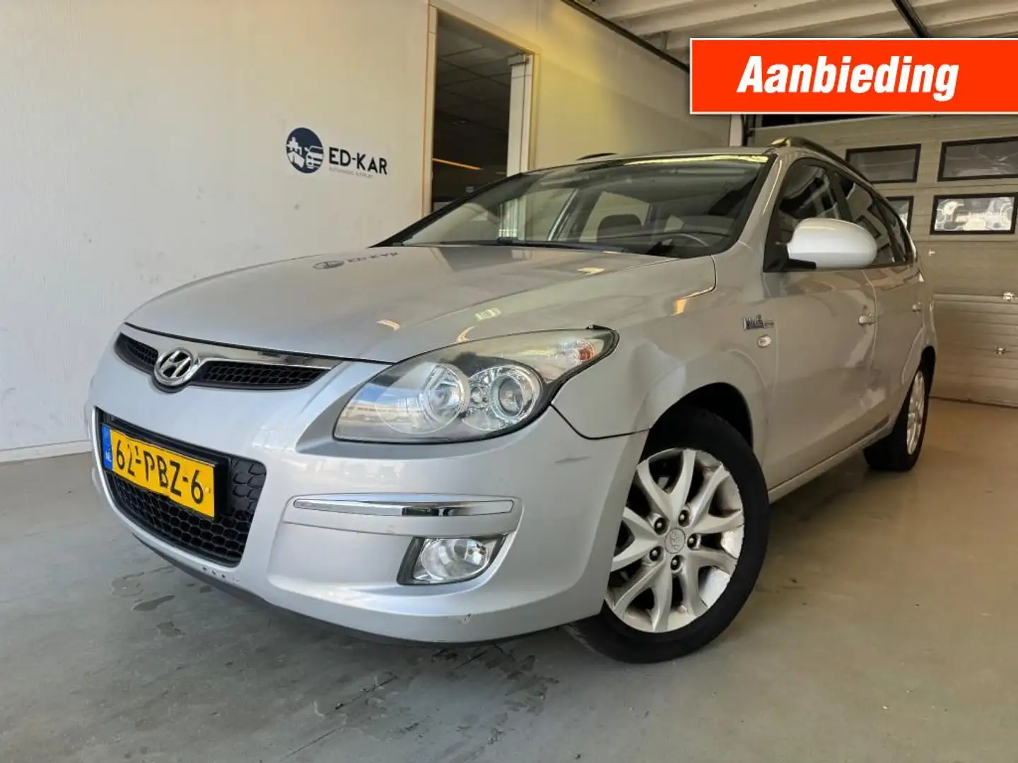 Hyundai i30 CW 1.6i i-Drive Cool 1STE EIG. NL AUTO NAP GOED ON Šedá - 1