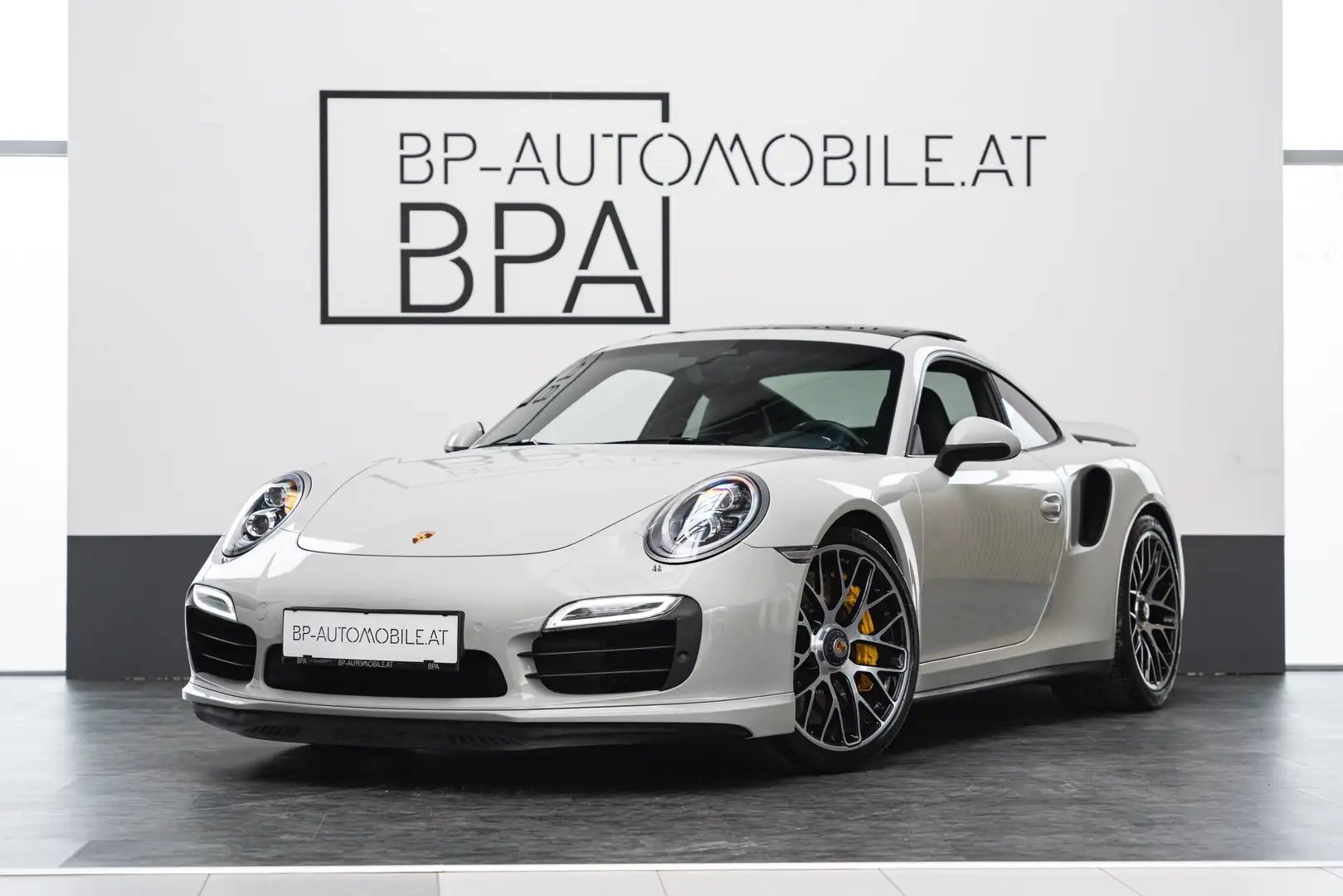 Porsche 991 Turbo S // MEGA AUSSTATTUNG // Schwarz - 1