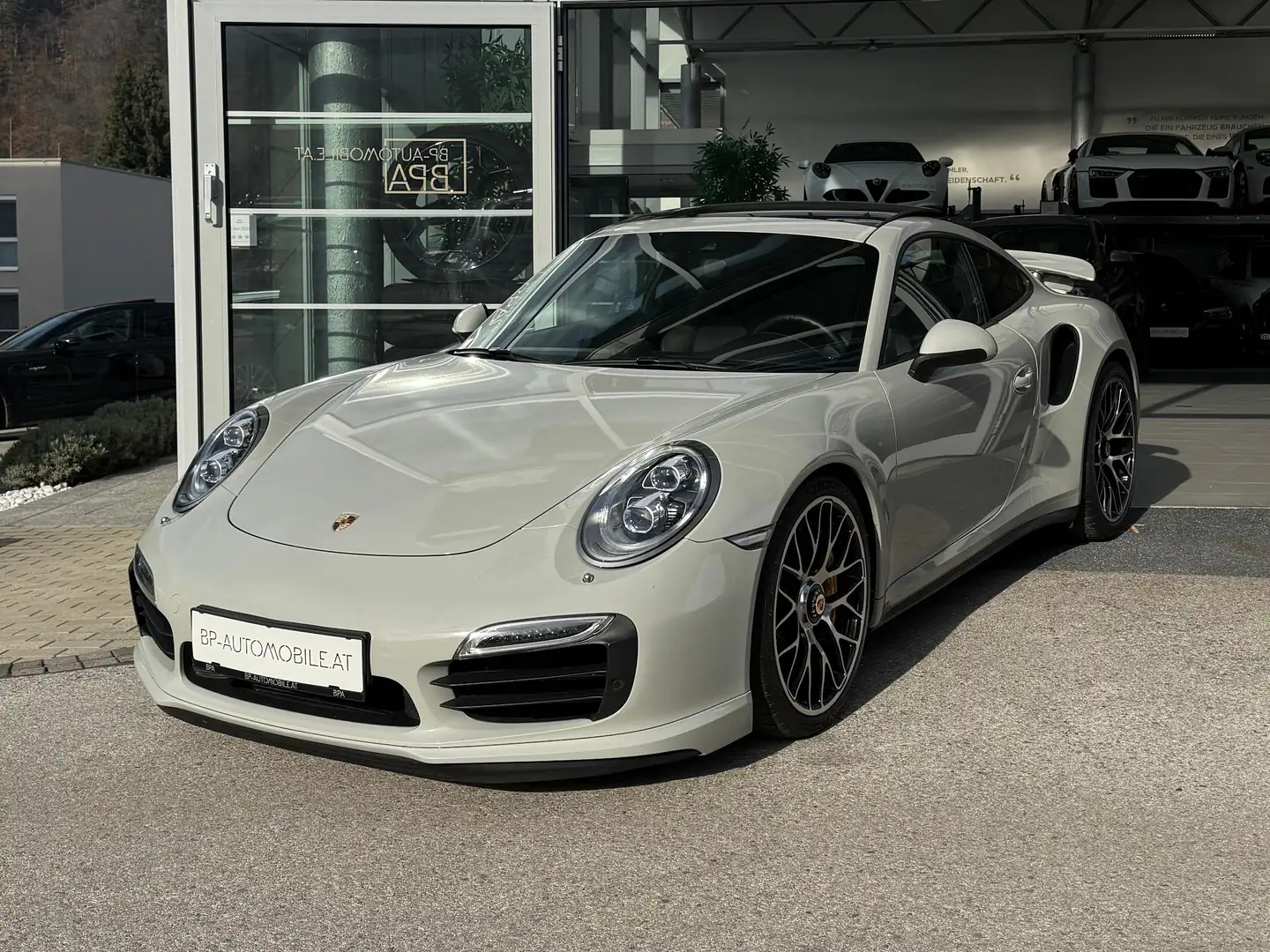 Porsche 991 Turbo S // MEGA AUSSTATTUNG // Noir - 1