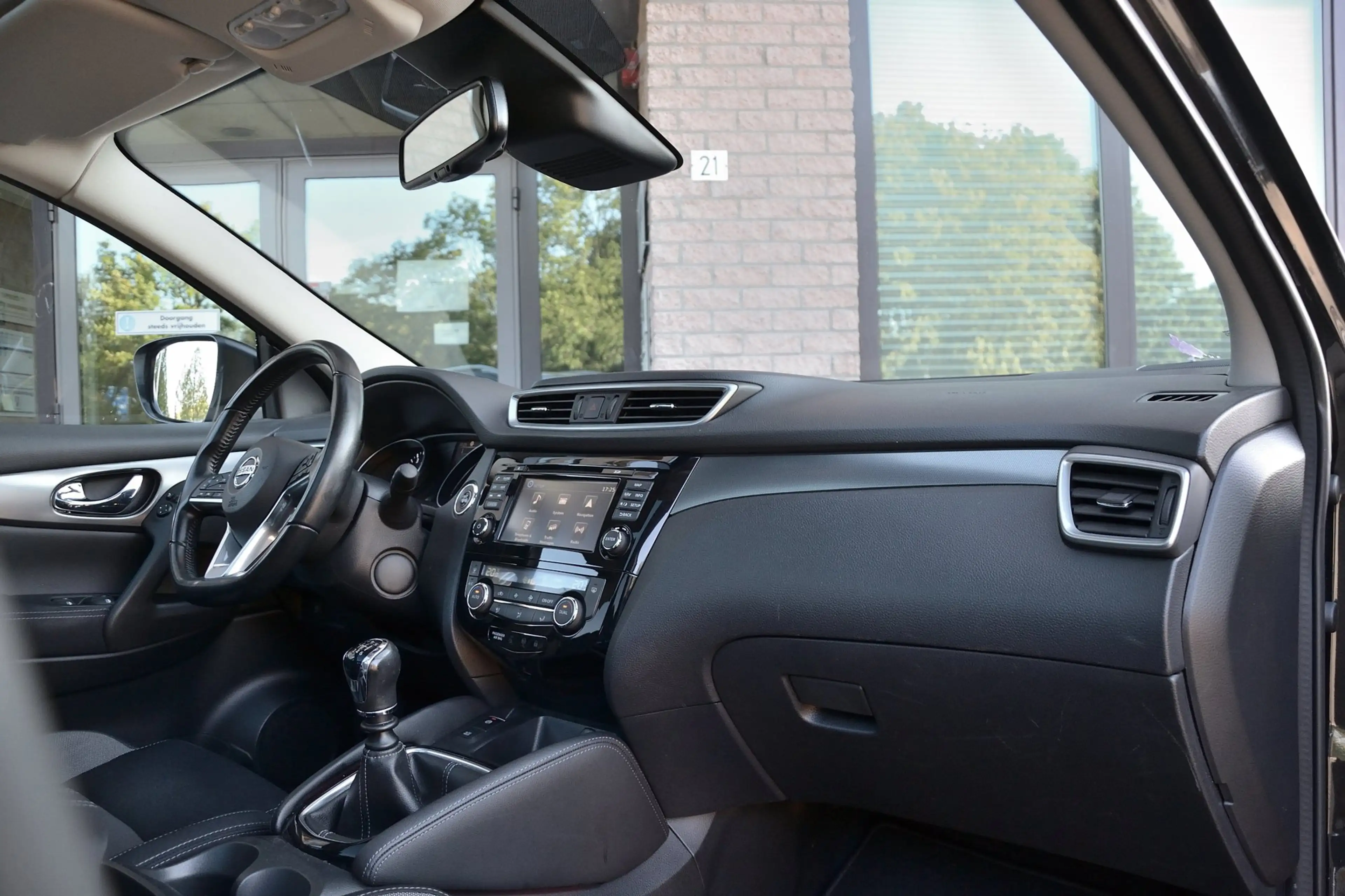 Nissan Qashqai 1.2 N-Connecta | Panoramadak | 360 Camera | Naviga — photo 12