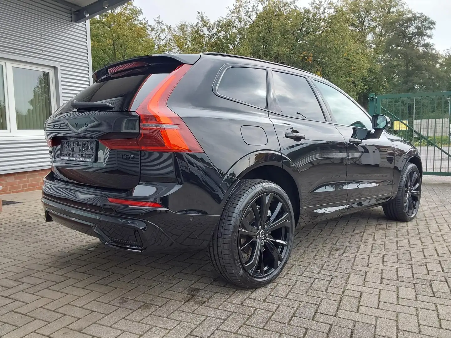 Volvo XC60 T8 AWD Ultra Black Edition ACC/SHZ/KAM/H&K/PANO... Noir - 2