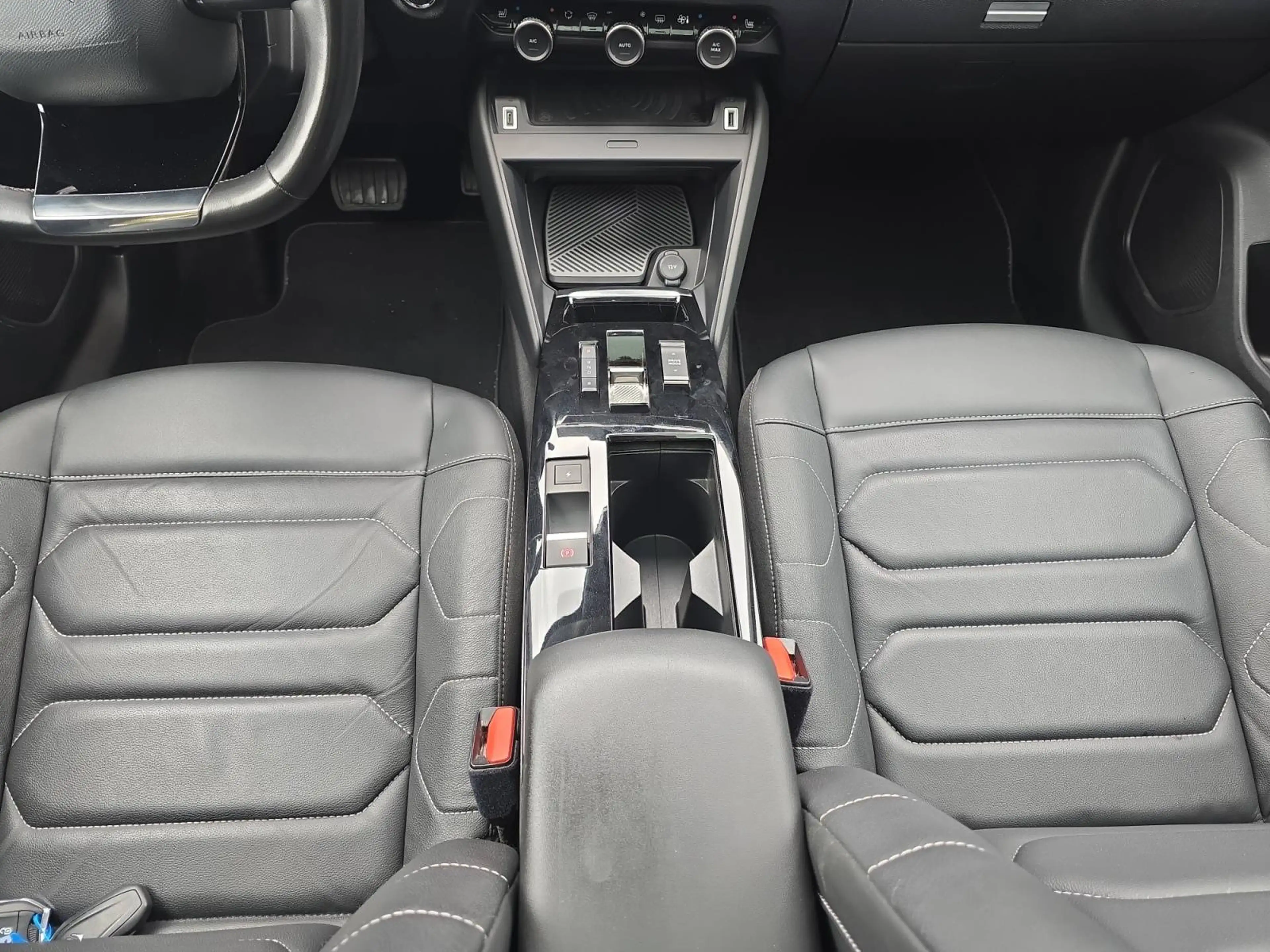 Citroen C4 — photo 12