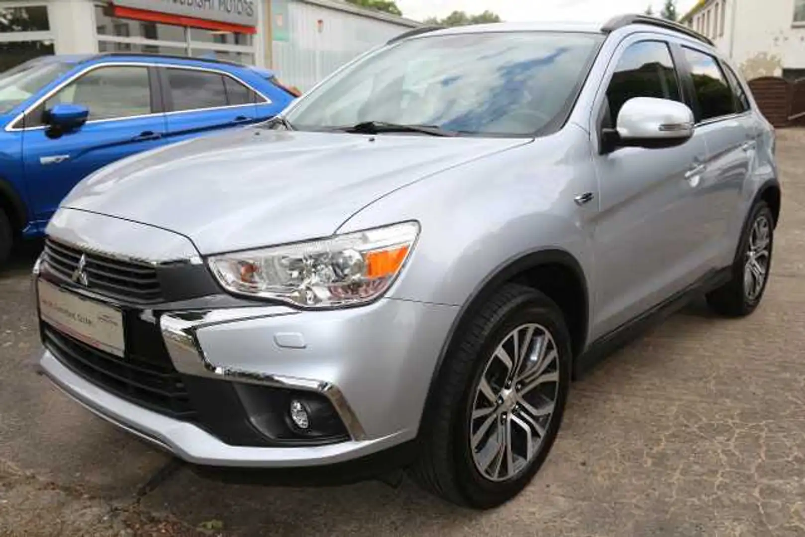 Mitsubishi ASX Edition 100+ MT Navi*Hzv*Kamera Silber - 2