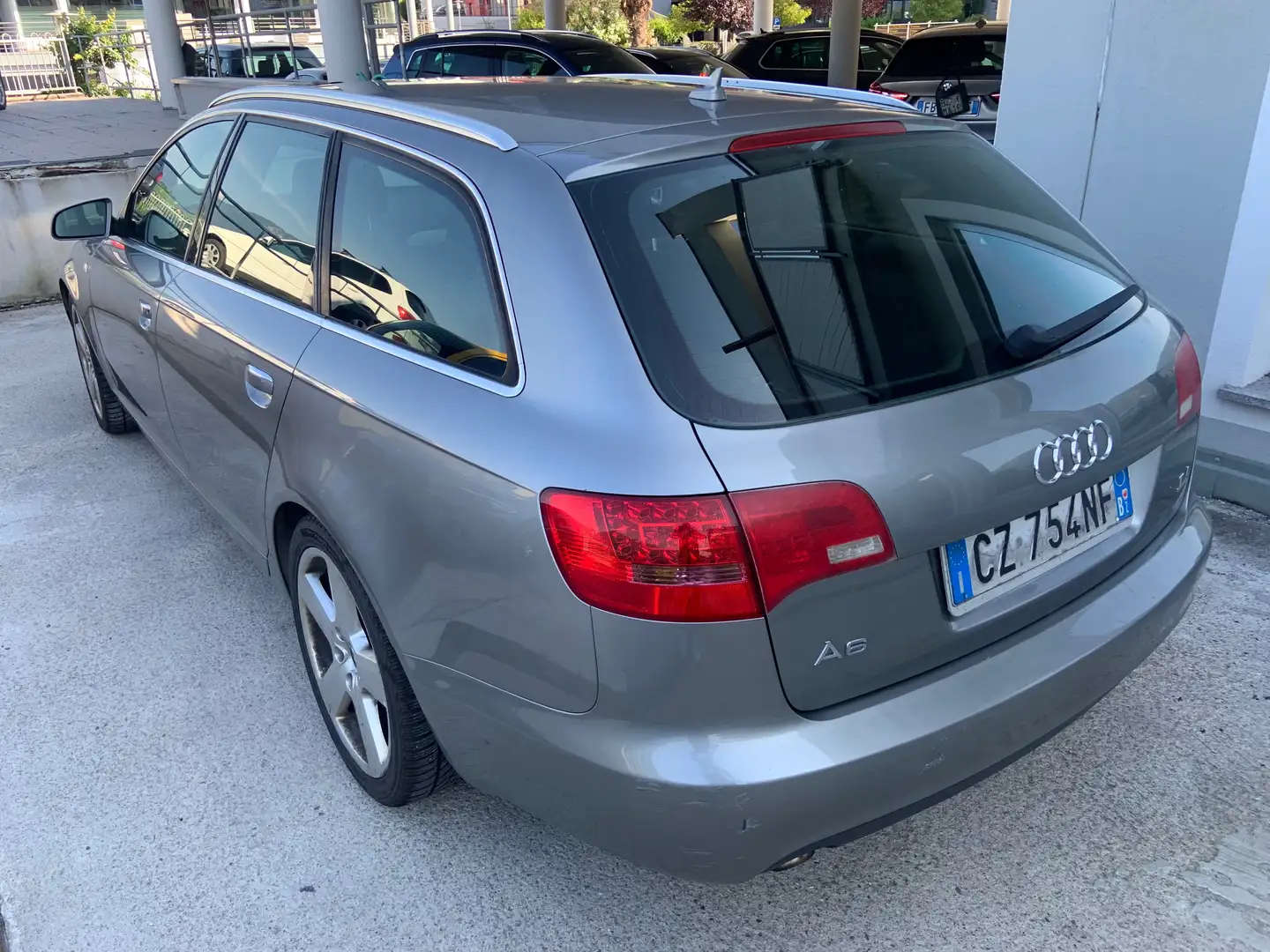 Audi A6 3.0 TDI QUATTRO S-LINE Grau - 2