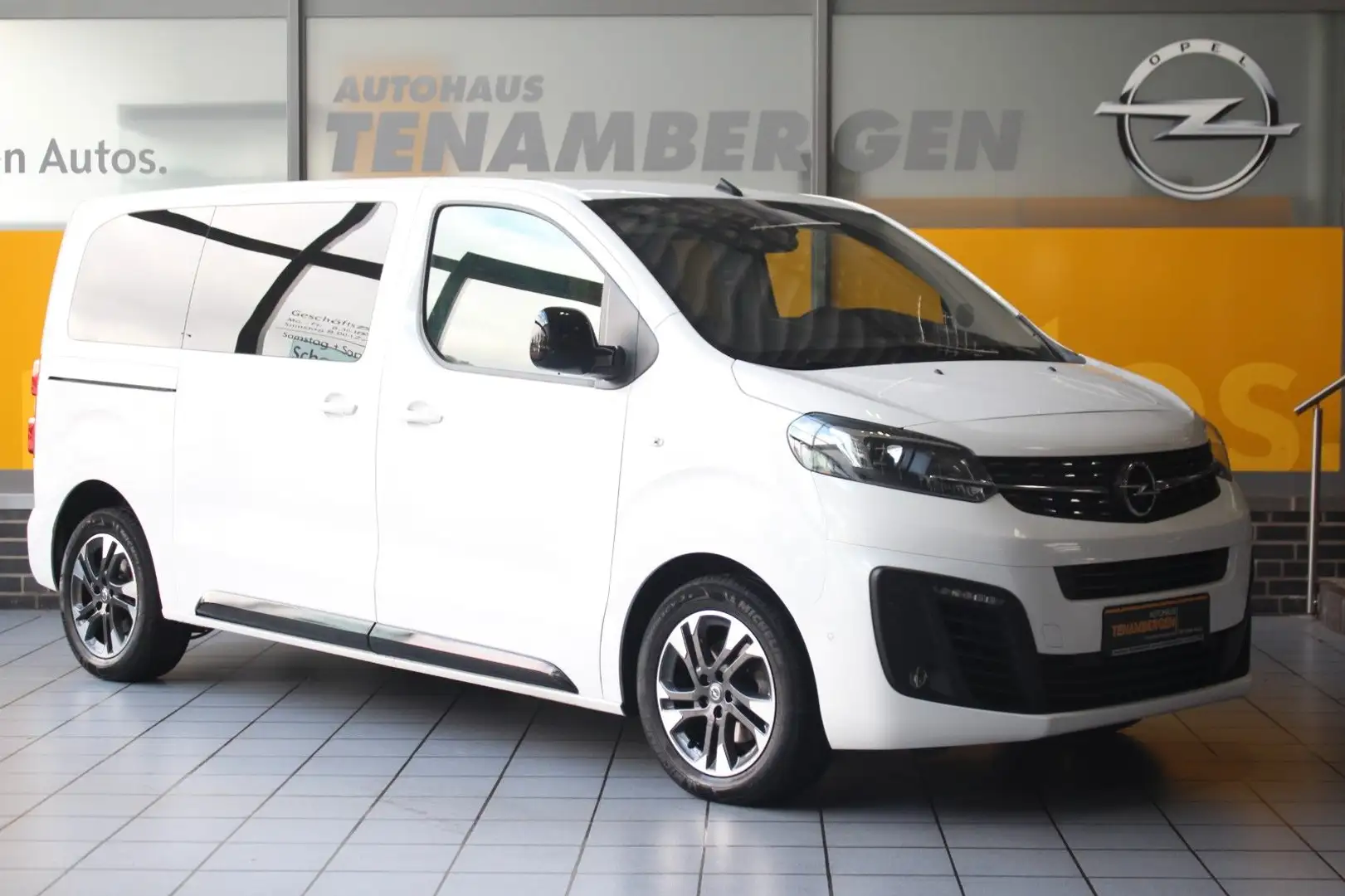 Opel Zafira Life M 2.0 CDTI 8-G Leder Xenon AHK ACC Weiß - 1