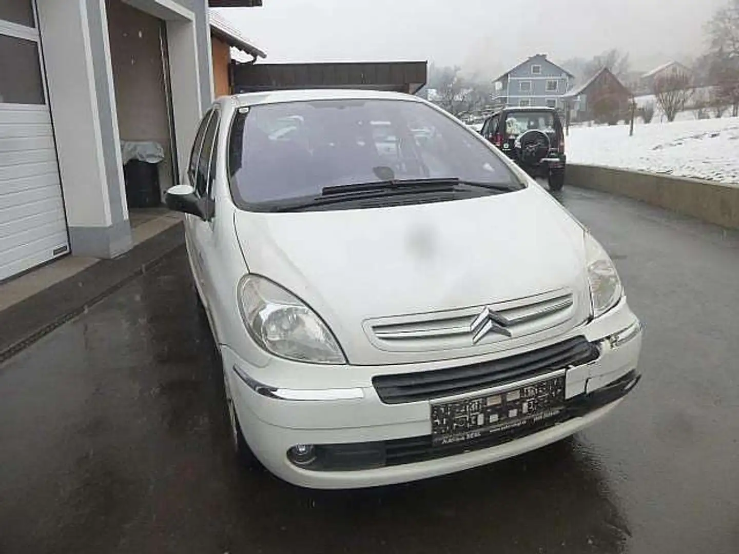 Citroen Xsara Picasso 1,6i Family Weiß - 2