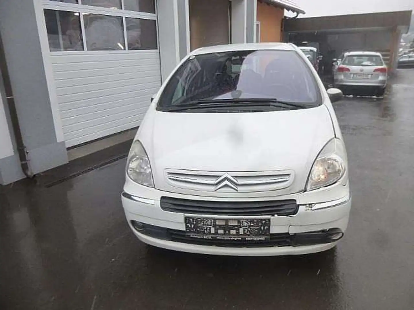 Citroen Xsara Picasso 1,6i Family Weiß - 1