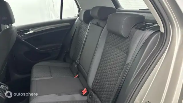 Volkswagen Golf view 13