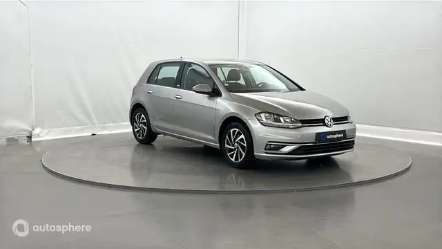 Volkswagen Golf view 3