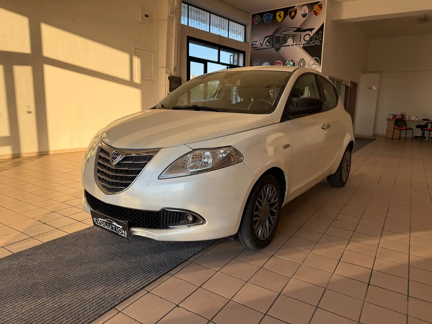 Lancia Ypsilon Ypsilon III 2011 1.3 mjt Platinum s Bianco - 2