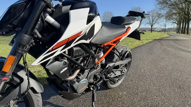 KTM 125 Duke - foto 6