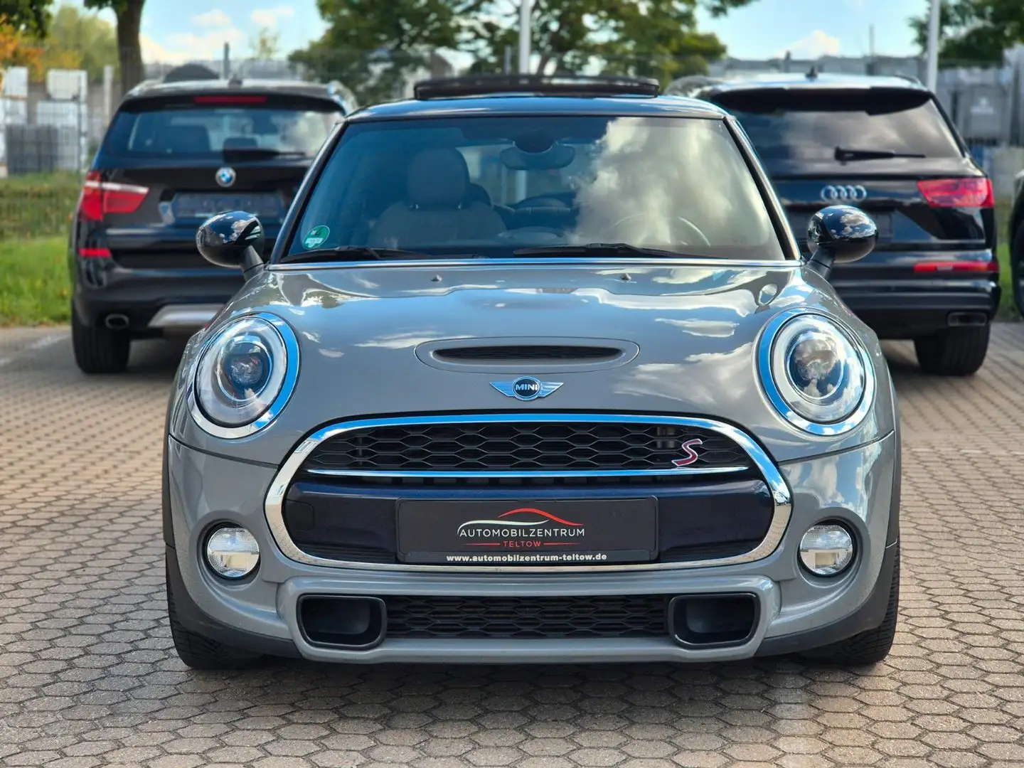 MINI Cooper S Aut. JCW Panorama Navi LED Lights Grau - 2