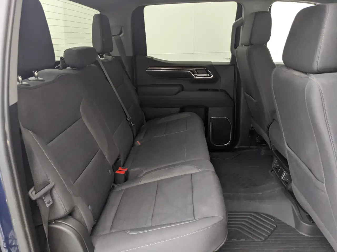 Chevrolet Silverado 1500 снимка Chevrolet Silverado 1500