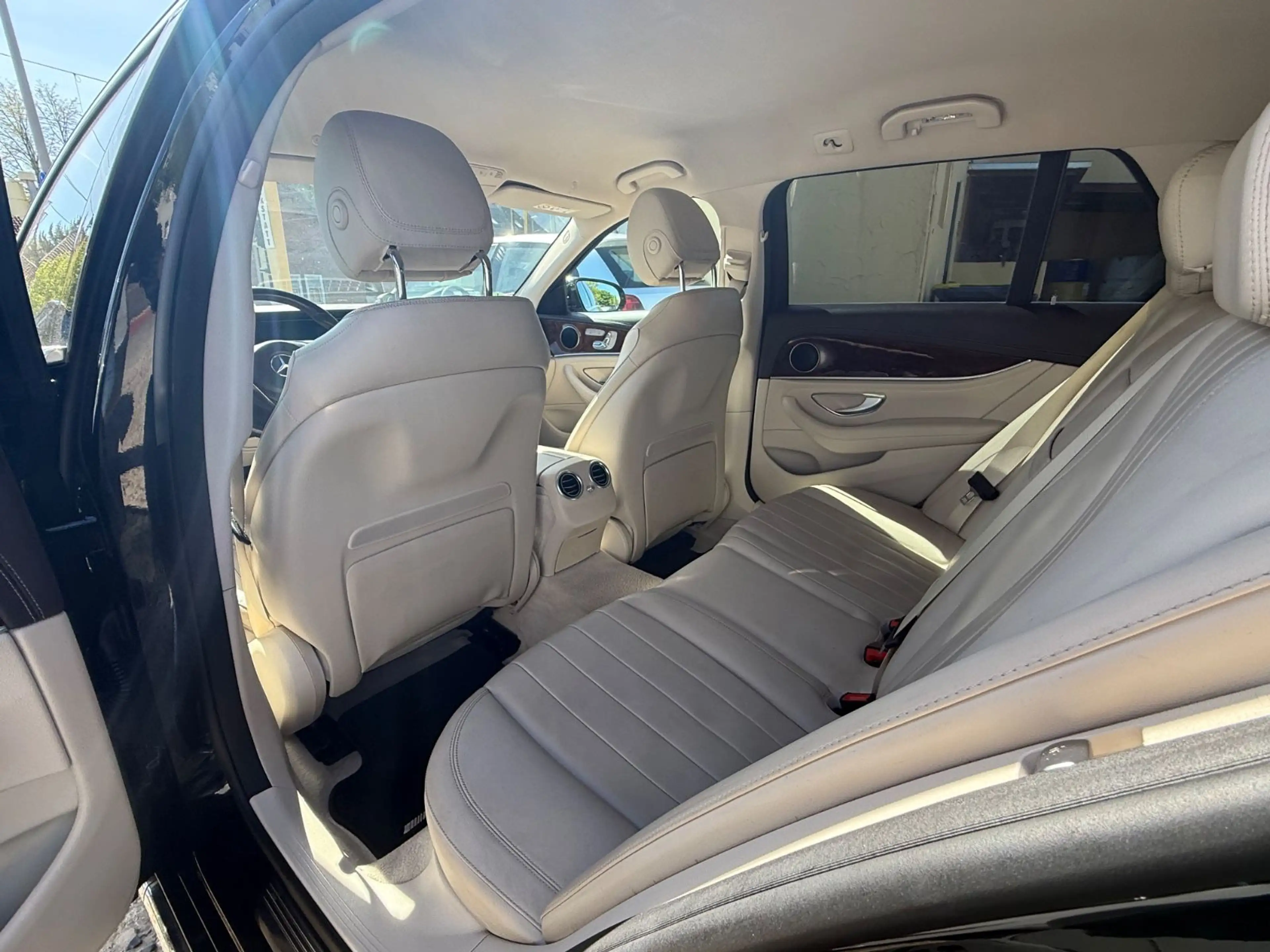 Mercedes-Benz E 400 E 4Matic Sitzheizung\Kühlung|Memory|Widescreen| — photo 11