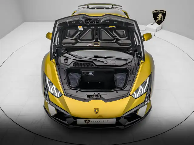 Lamborghini Huracan view 12