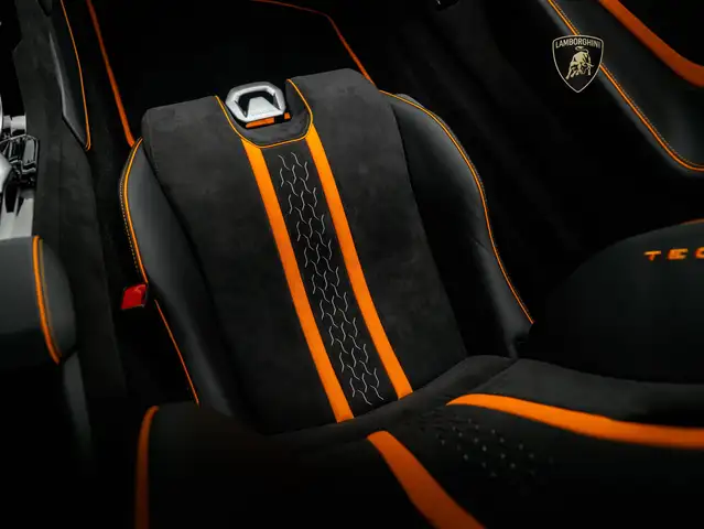 Lamborghini Huracan view 10